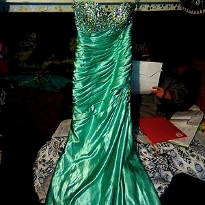 Mori Lee size7/8 greenish blue